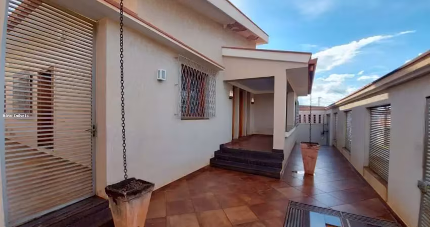 Casa com 3 dormitórios à venda, 400 m² por R$ 1.300.000,00 - Abadia - Uberaba/MG