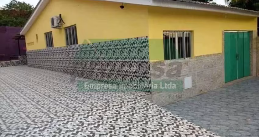 Casa com 4 quartos para alugar no Aleixo, Manaus 