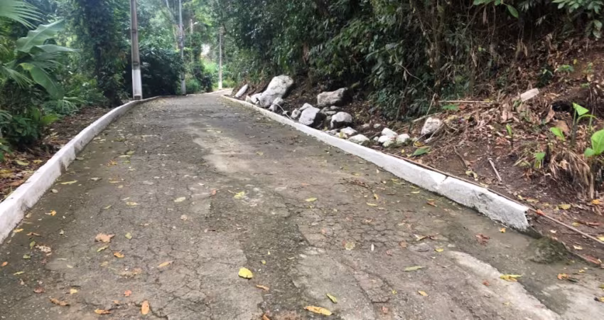 Terreno em Caetés 670m²