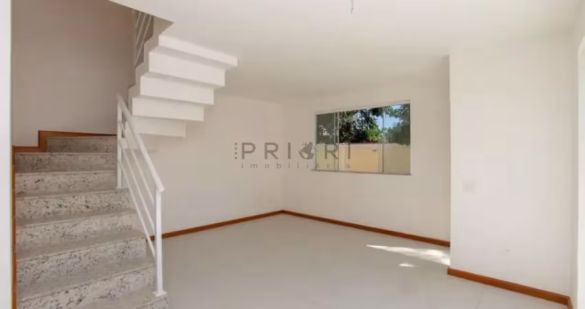 Casa duplex com 03 quartos para alugar em engenho do mato - niterói