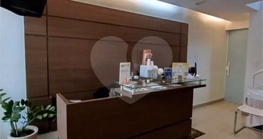 Prédio inteiro para locação em Água Fria - SP