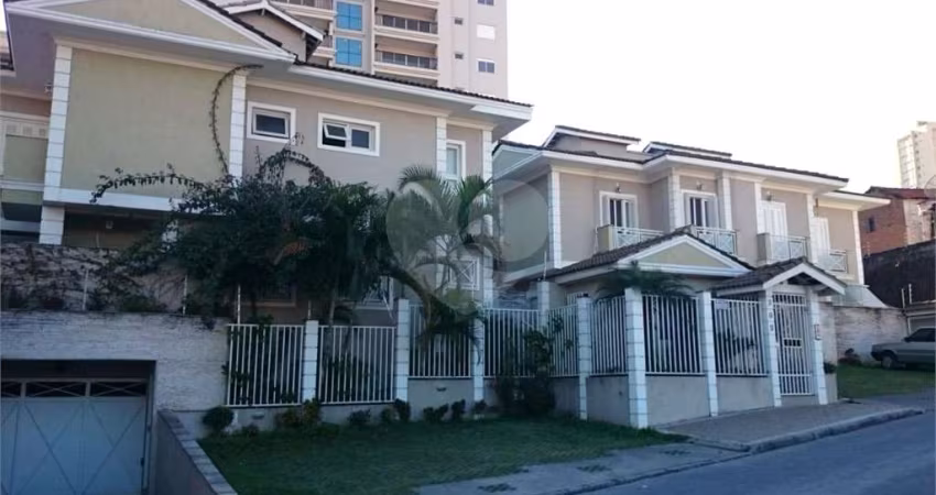 Condomínio com 3 quartos à venda em Tucuruvi - SP