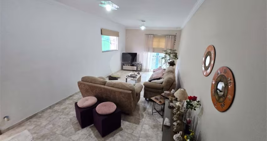 Casa térrea com 3 quartos à venda ou para locação em Vila Mazzei - SP