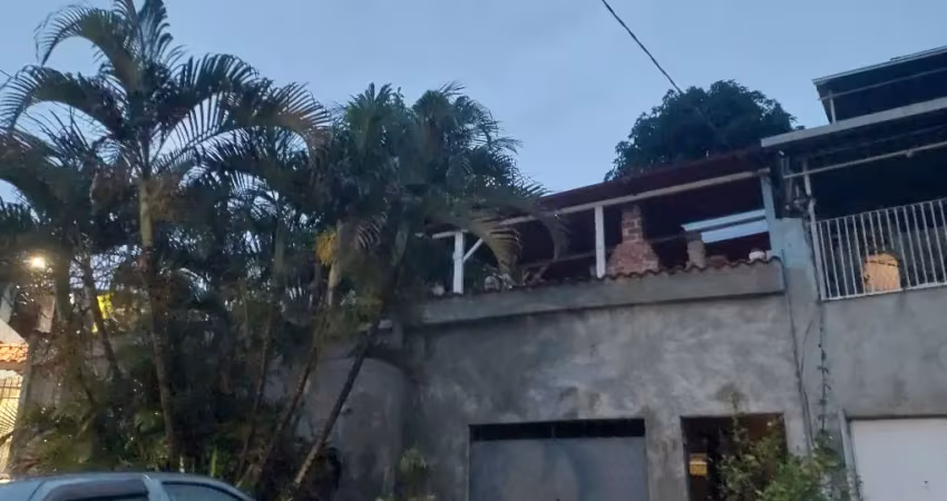 Linda casa Est Fontinha-Bento Ribeiro