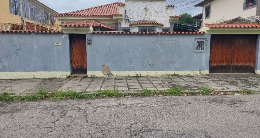 Vendo casa Rua Prof Sebastião Fontes