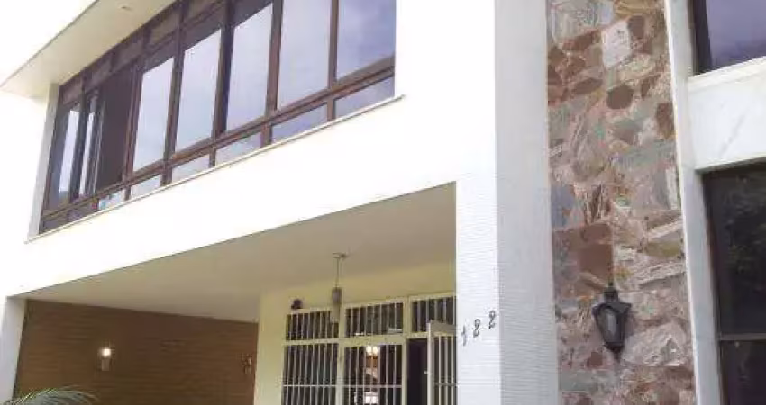 Casa à venda na Rua Tupiniquins, São Francisco, Niterói