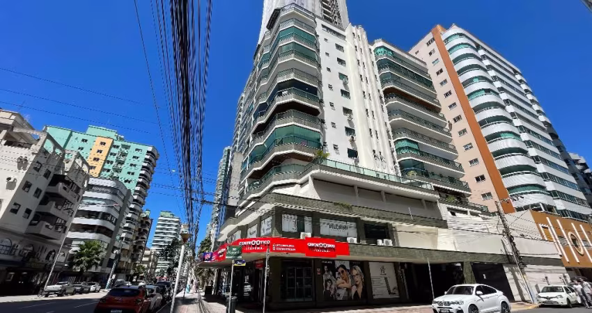 Predio frante avenida Nereu Ramos, 50m do mar...