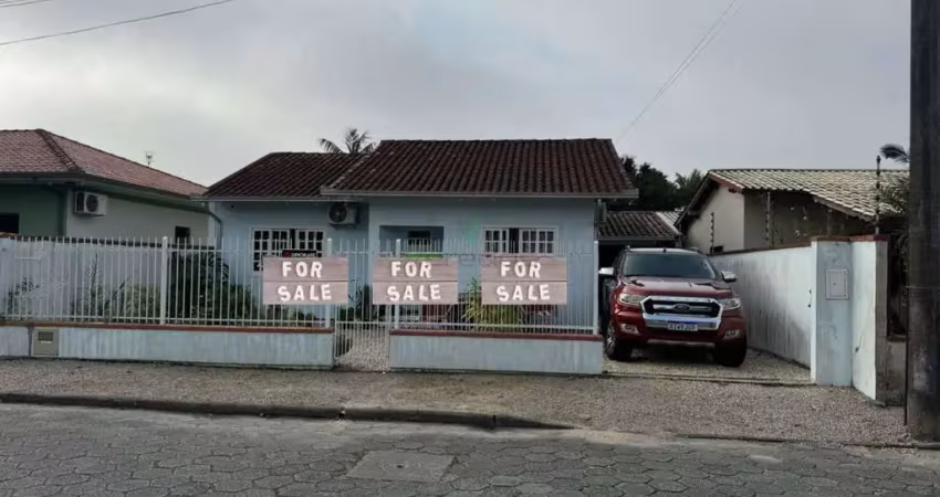 Casa com 3 quartos à venda na Universitário, 51, Universitário, Tijucas