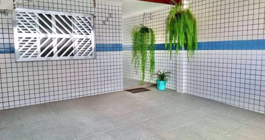 Casa à Venda em Praia Grande, 2 dormitórios, Tupi - R$550 mil