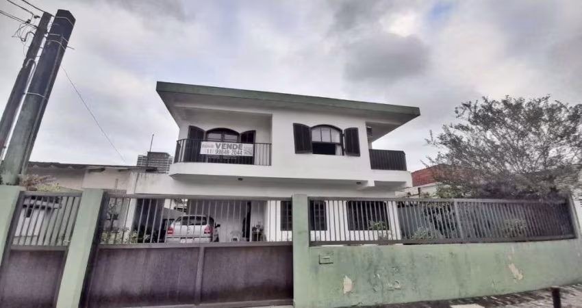 Casa à Venda em Praia Grande, 4 dormitórios, Boqueirão - R$1.960mi