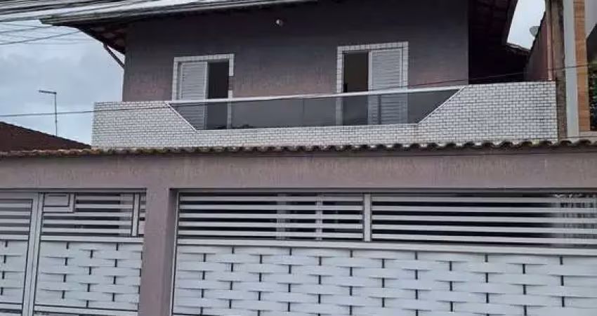 Casa de condomínio à venda em praia grande, 2 dormitórios, maracanã - r$280 mil