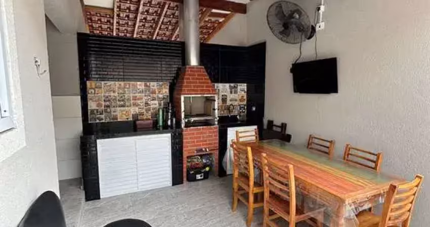 Casa à venda em praia grande, 3 dormitórios, maracanã - r$545 mil