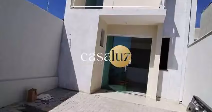 Casa duplex em fase de acabamento localizada no bairro Brasília /Sarzedo