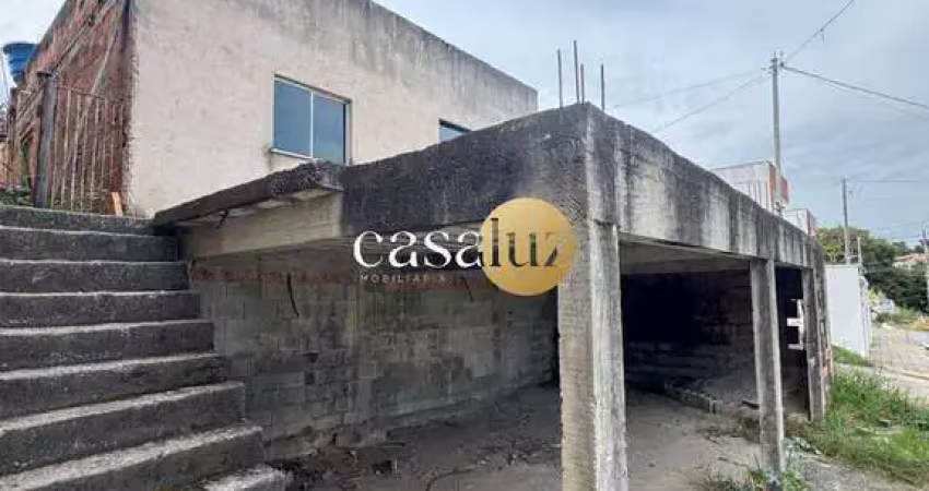 Casa inacabada localizada no bairro Masterville /Sarzedo
