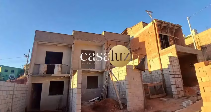 Casa em construção localizada no bairro camargos /ibitité