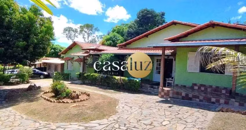 Sítio com 3 casas localizado no bairro palmital /lagoa santa