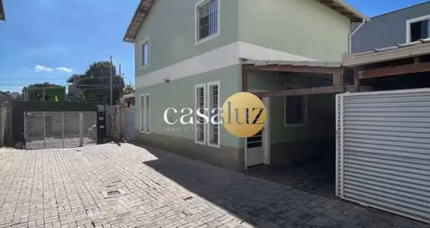 Casa geminada localizada no bairro nossa senhora de fátima /betim