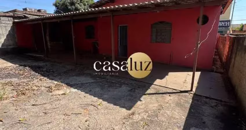 Casa com loja localizada no bairro jardim vera cruz/ sarzedo
