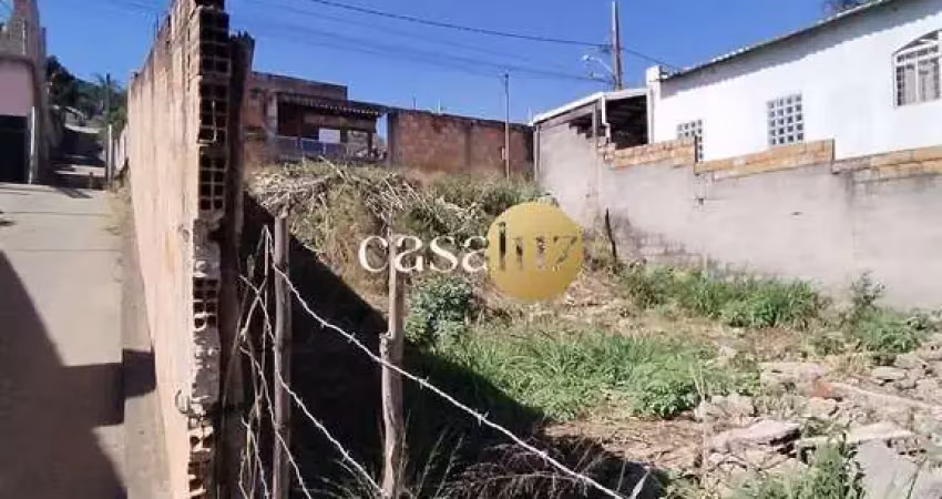 Terreno à venda no Centro, Sarzedo 
