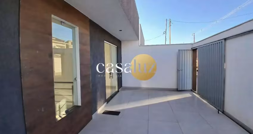 Casa duplex localizada no bairro recanto verde /ibirité