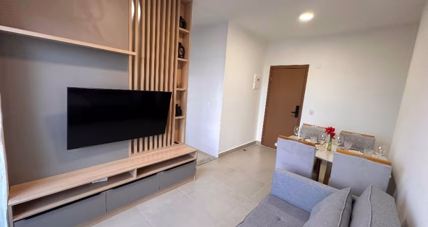 Apartamento 2 quartos sendo 1 suíte e varanda mobiliado