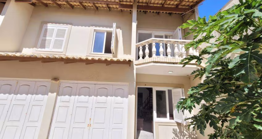 Duplex/geminado 03 dormitórios à venda no bairro centro