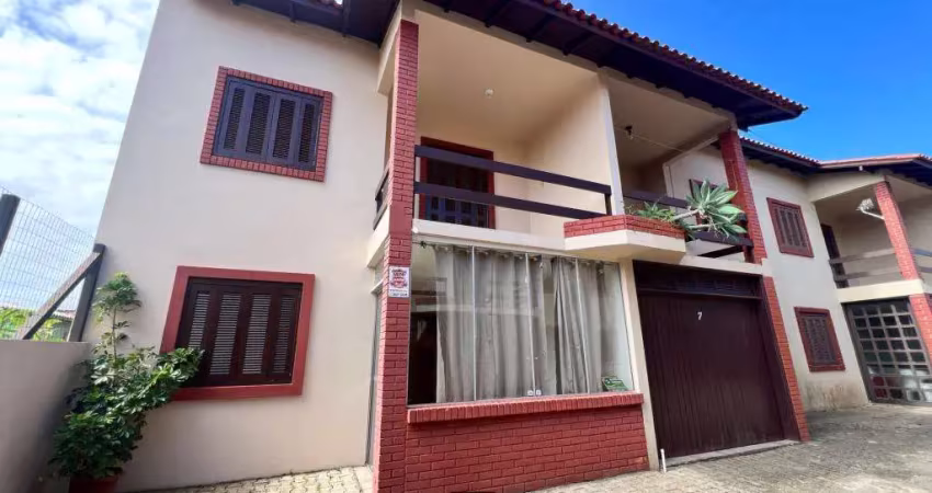 Duplex/geminado 03 dormitórios à venda no bairro centro