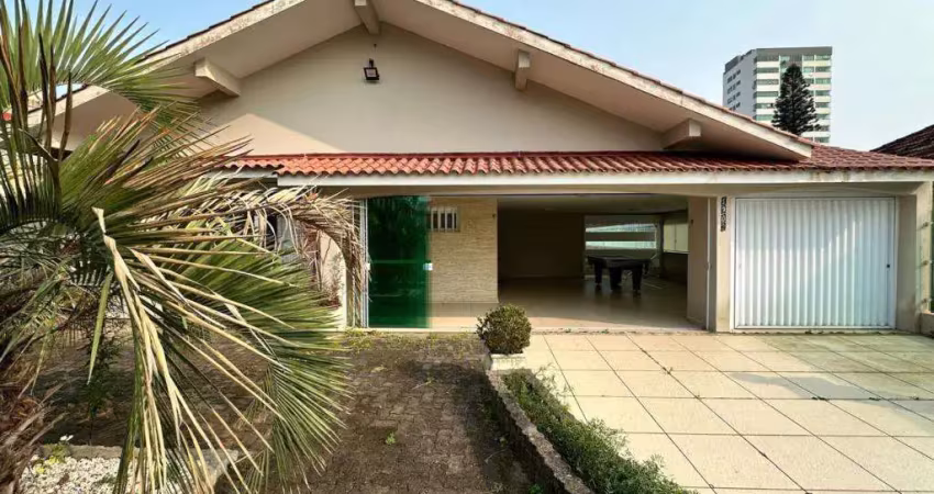 Casa 03 dormitórios com piscina à venda no bairro centro - 4 vagas de garagem
