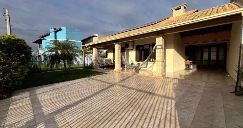 Casa 03 dormitórios com piscina à venda no bairro centro com 179 m² de área privativa - 1 vaga de garagem