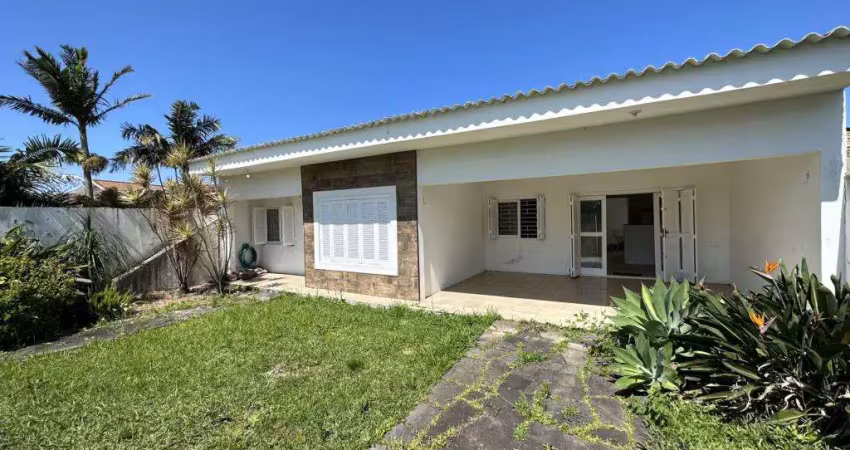 Casa 03 dormitórios com piscina à venda no bairro centro com 176 m² de área privativa