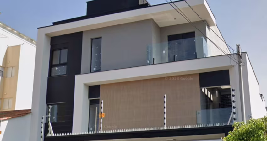 Lindo sobrado em condomínio fechado última unidade