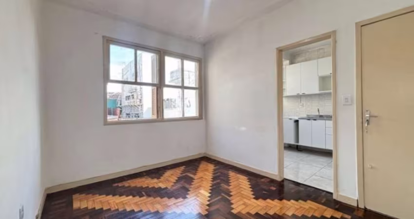 Apartamento com 2 quartos para alugar na Avenida Bastian, 55, Centro Histórico, Porto Alegre