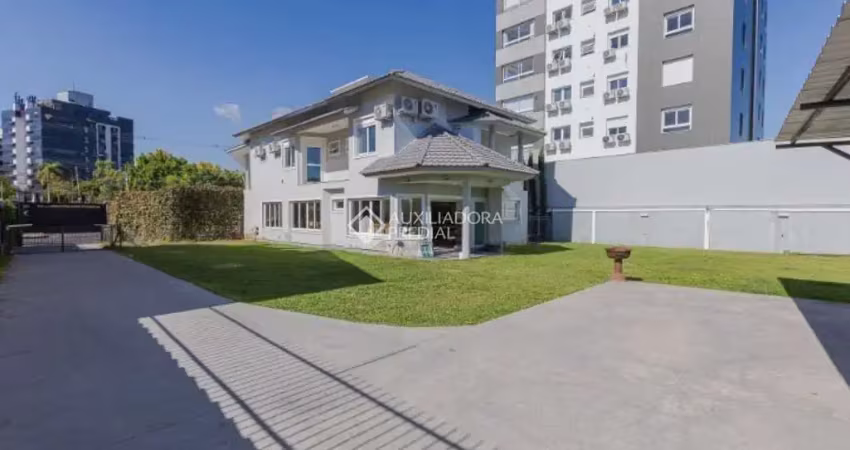 Casa em condomínio fechado com 4 quartos para alugar na Rua Walir Zottis, 593, Jardim Itu Sabará, Porto Alegre