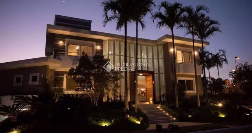 Casa com 4 quartos para alugar na Rua dos Robaletes, 494, Jurerê, Florianópolis