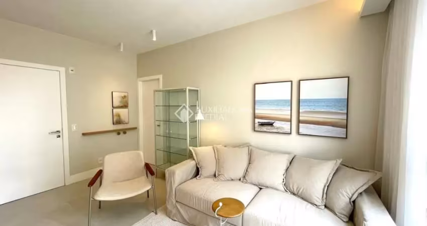 Apartamento com 2 quartos para alugar na Avenida Rio Branco, 430, Centro, Florianópolis
