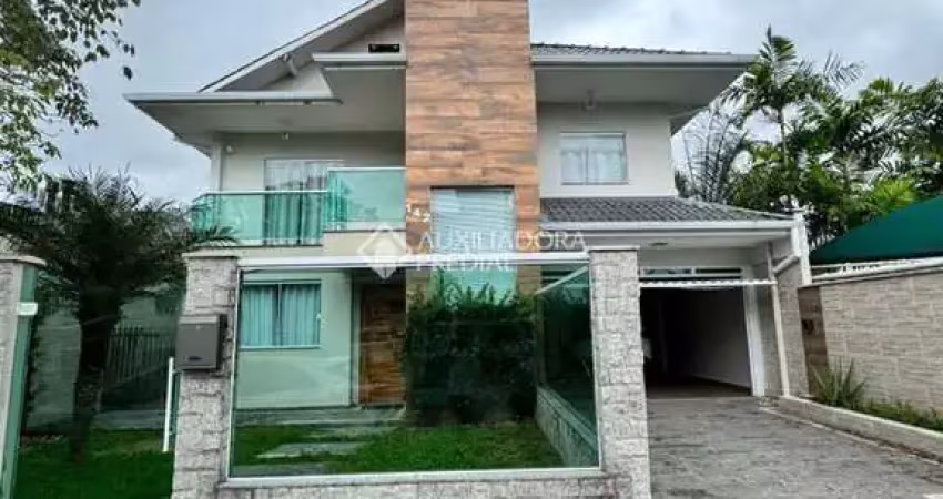 Casa em condomínio fechado com 5 quartos para alugar na Rua das Avencas, 142, Pedra Branca, Palhoça