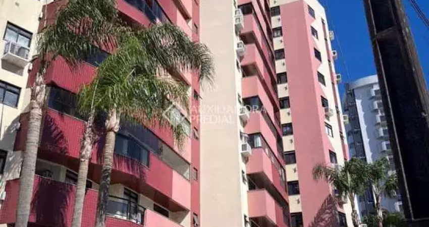 Apartamento com 3 quartos para alugar na Rua Cassol, 1400, Kobrasol, São José