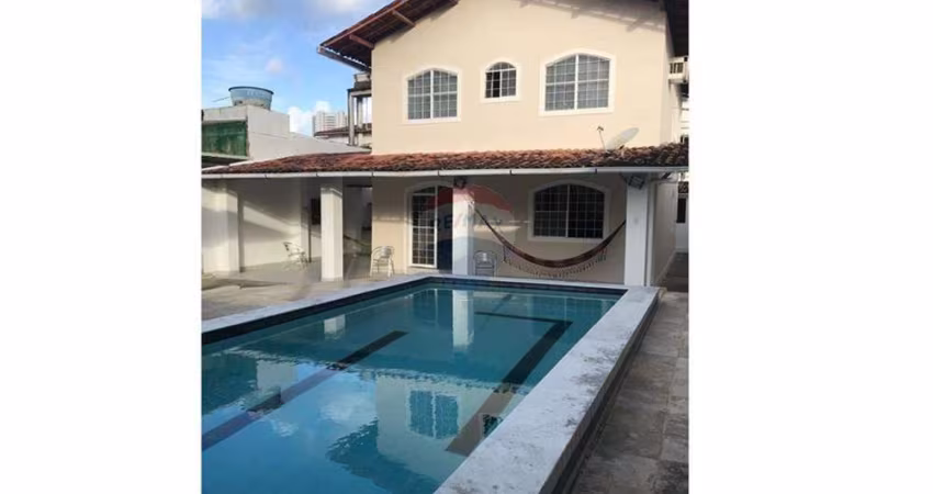 CASA DUPLEX PARA CLÍNICAS DE SAÚDE OU CONSULTÓRIOS MÉDICOS EM BOA VIAGEM COM PISCINA