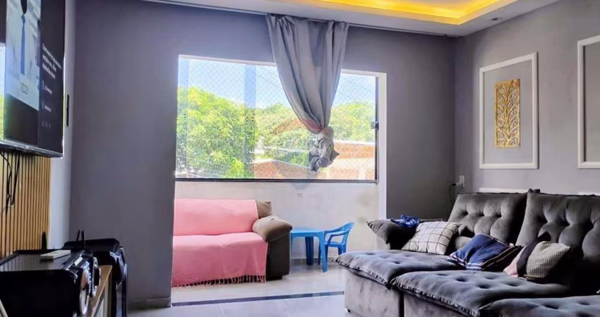 Casa com 3 Quartos e Piscina na Cobertura, em Água Fria