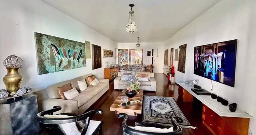 4 Quartos 3 Banheiros 2 Garagens 230 m2 Ampla varanda