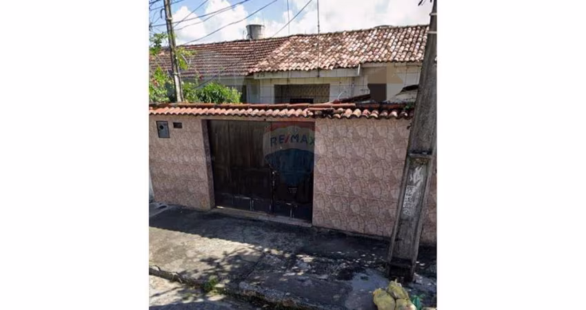 Vendo CASA nascente em Campo Grande,  uma preciosidade pra morar bem!
