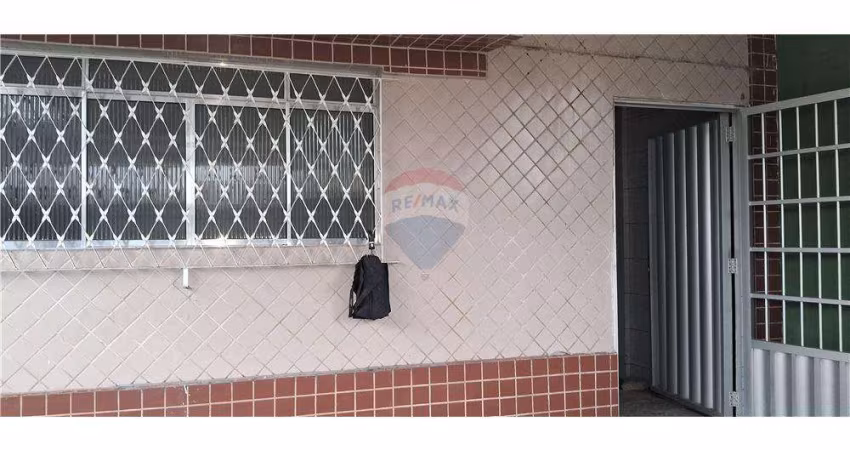 Uma excelente CASA nascente, com ótima estrutura. Leve uma e gannhe outra.