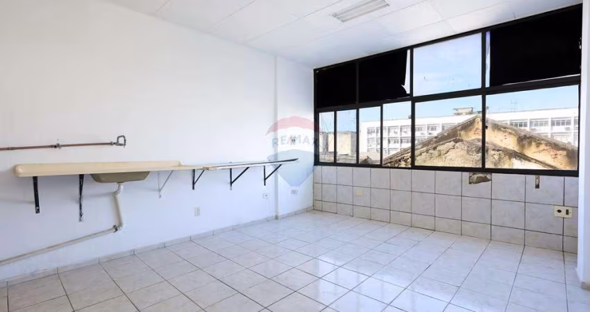 Sala comercial de 39 metros quadrados com 2 ambientes e banheiro - Junto ao Restaurante Leite