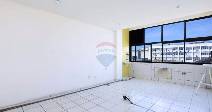 Excelente sala comercial de 60 metros quadrados com wc - Junto ao Restaurante Leite