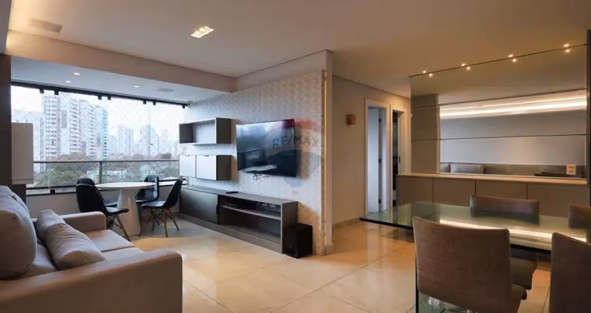 Lindo apartamento mobiliado de 79m quadrados com 2 quartos, sendo 1 suíte com closet. cozinha americana, varanda e 1 vaga de garagem coberta.