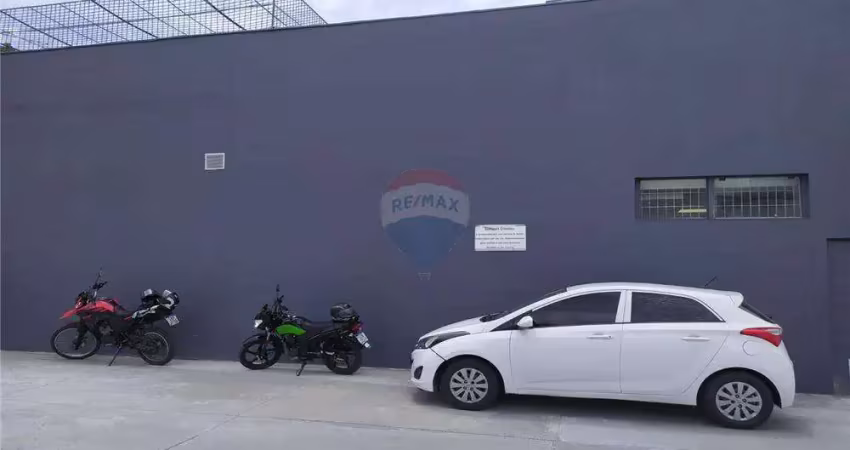 Área com repasse de locação de uma agência do banco itaú. e uma loja de colchões.