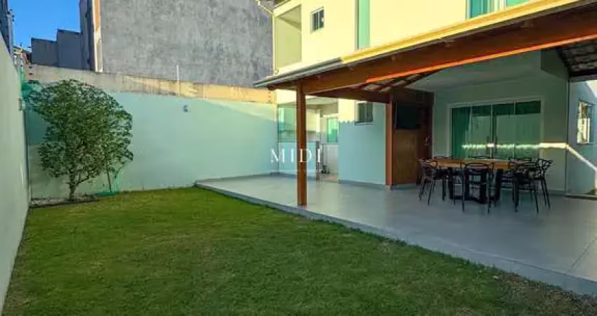 Linda casa individual  3 quartos e suíte em colina de laranjeiras
