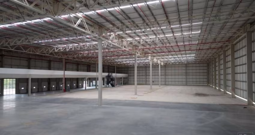 Galpão logístico em condomínio para alugar em Embu das Artes Ao lado da Rodovia Regis Bittencourt
