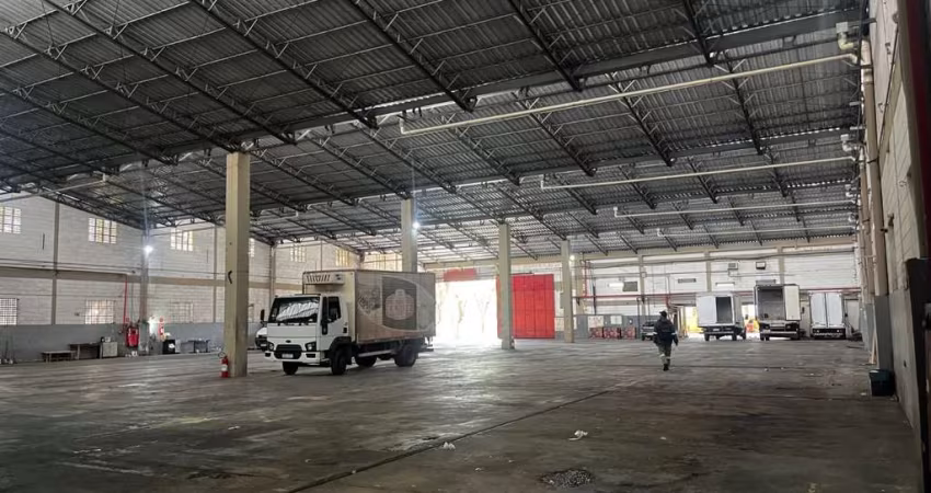 Galpão para alugar em Jandira de 4.000m². Fácil acesso ao Rodoanel Mário Covas.