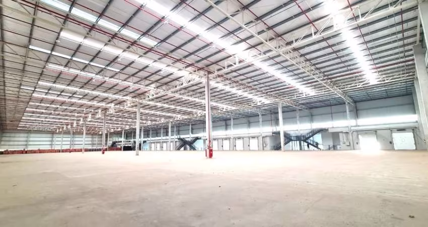 Galpão industrial e logístico para alugar em Araçariguama na Rodovia Castelo Branco